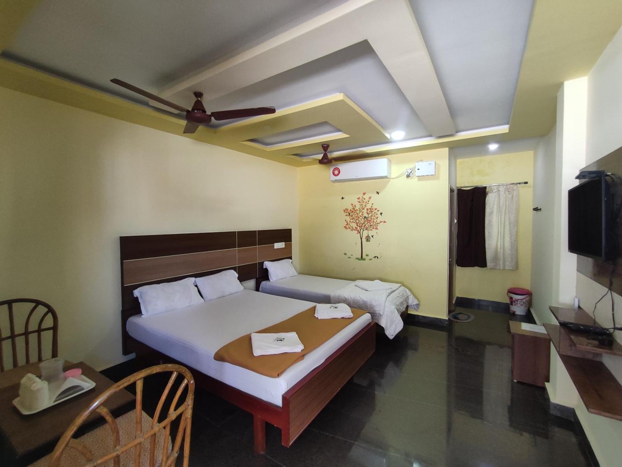 Sri Murugan Beach Paradise Hotel Mahabalipuram Ngoại thất bức ảnh