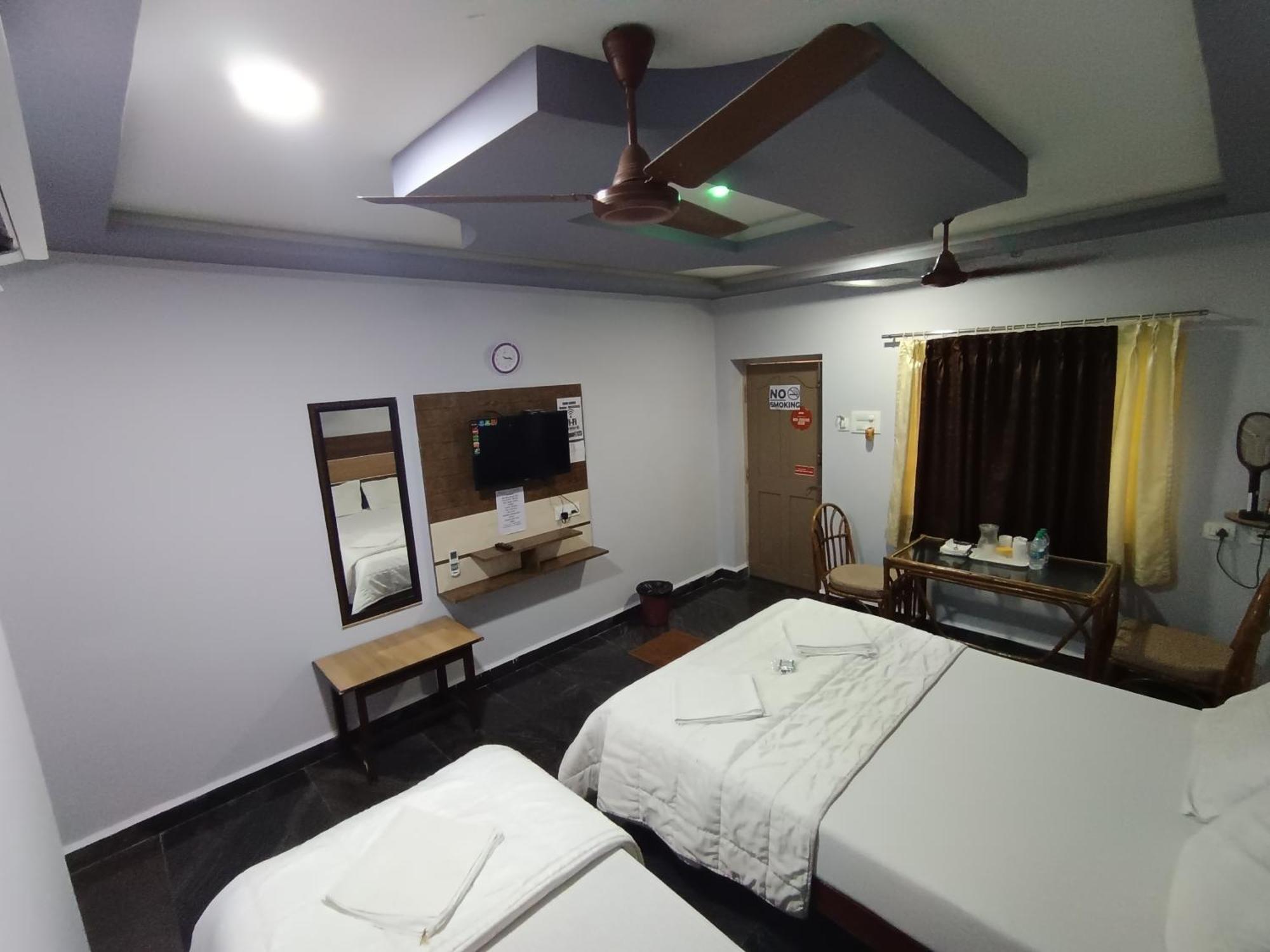 Sri Murugan Beach Paradise Hotel Mahabalipuram Ngoại thất bức ảnh