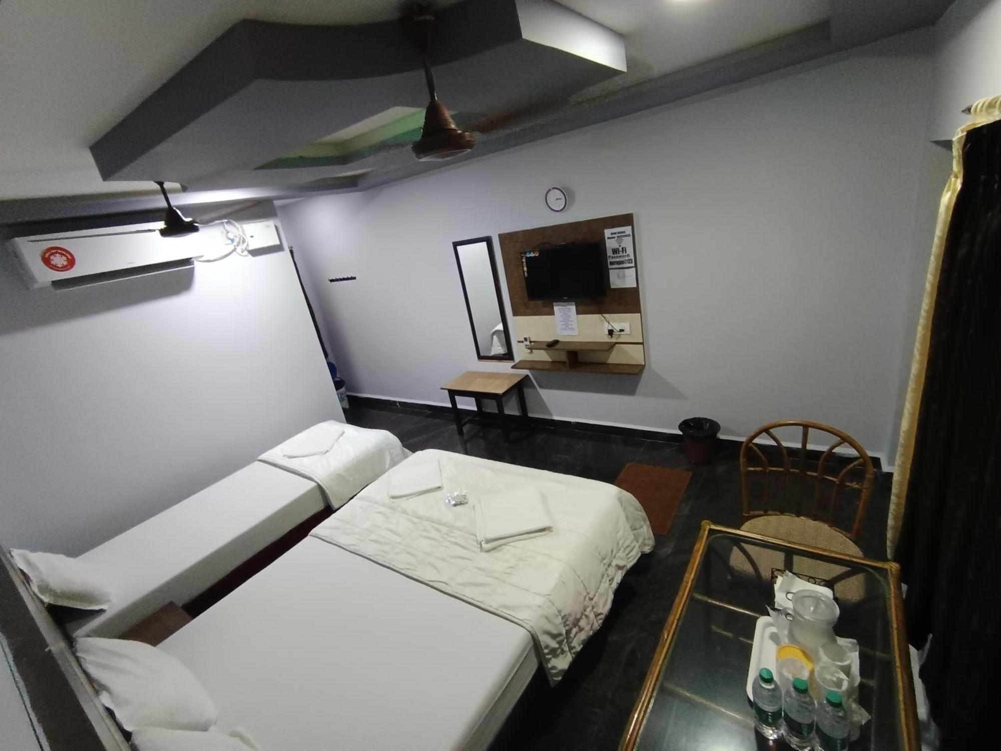 Sri Murugan Beach Paradise Hotel Mahabalipuram Ngoại thất bức ảnh