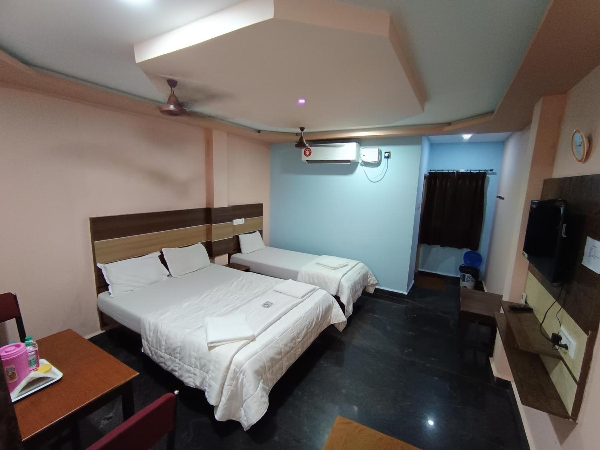 Sri Murugan Beach Paradise Hotel Mahabalipuram Ngoại thất bức ảnh
