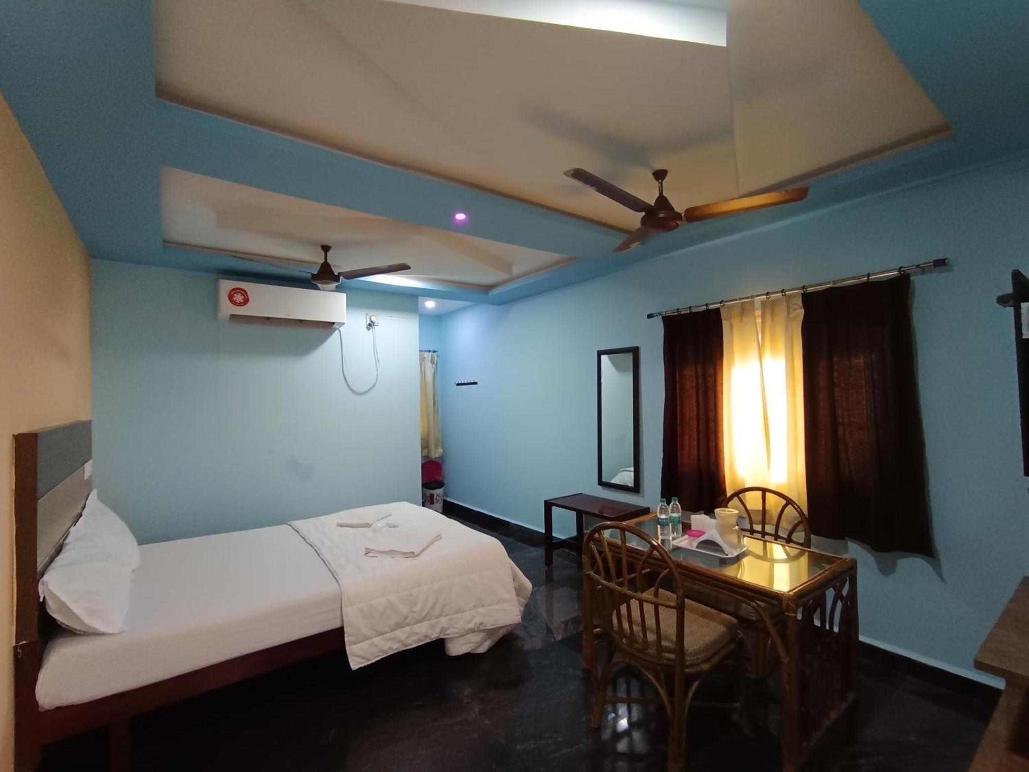 Sri Murugan Beach Paradise Hotel Mahabalipuram Ngoại thất bức ảnh