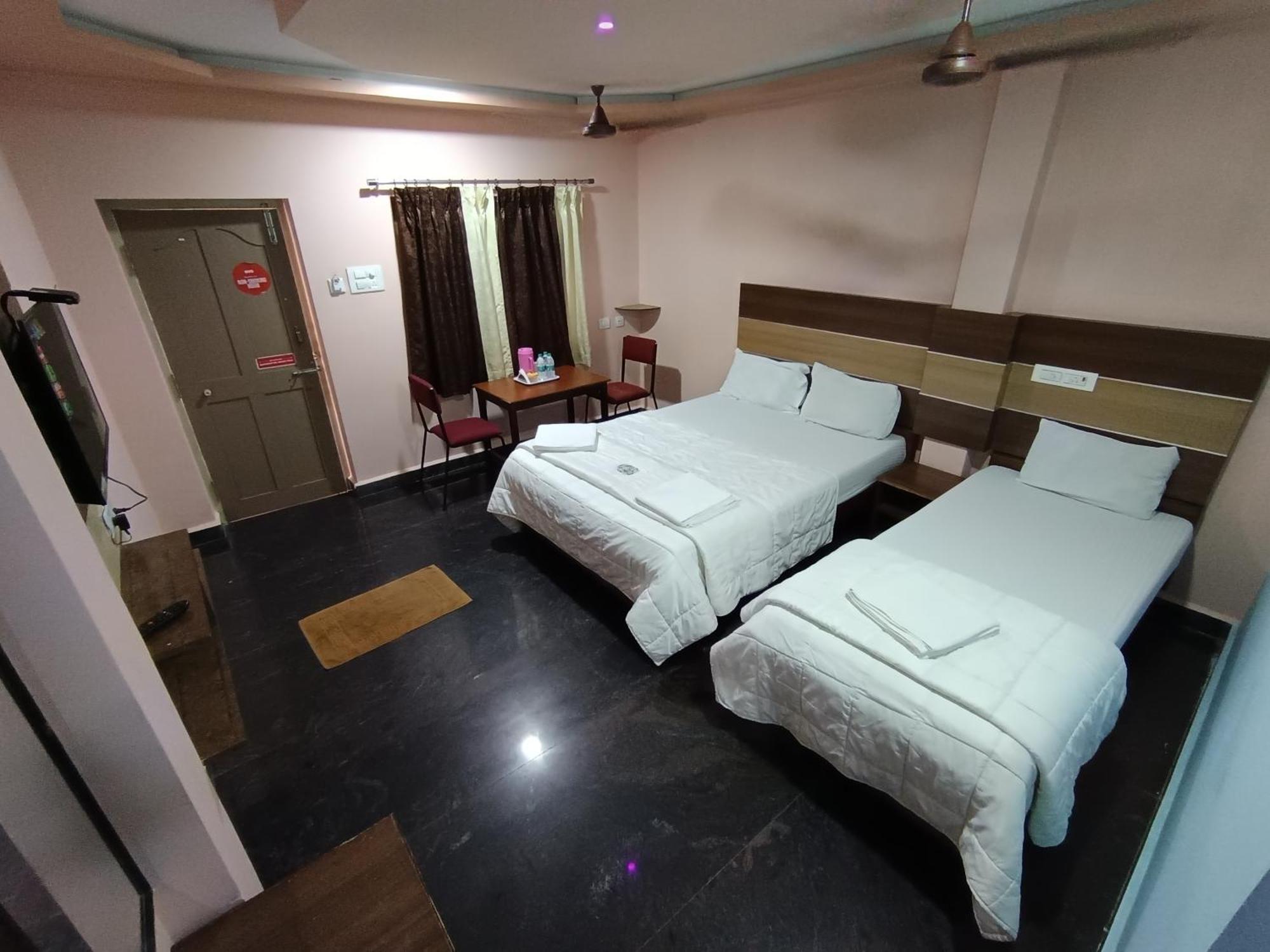 Sri Murugan Beach Paradise Hotel Mahabalipuram Ngoại thất bức ảnh