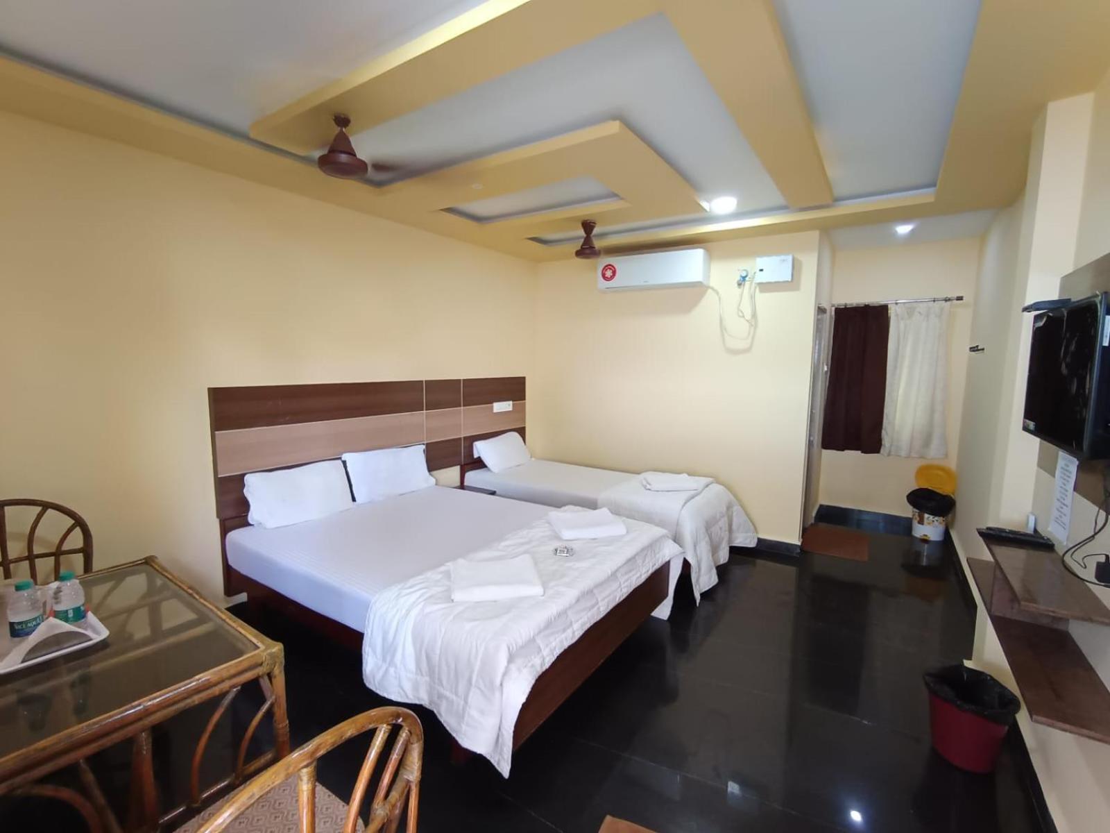 Sri Murugan Beach Paradise Hotel Mahabalipuram Ngoại thất bức ảnh