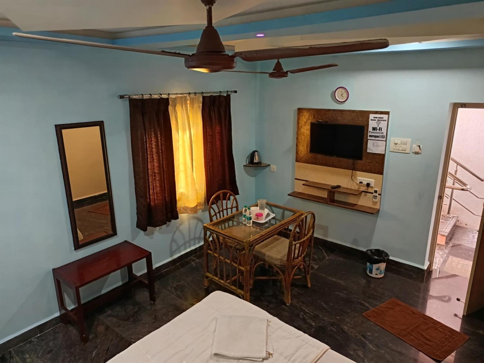 Sri Murugan Beach Paradise Hotel Mahabalipuram Ngoại thất bức ảnh