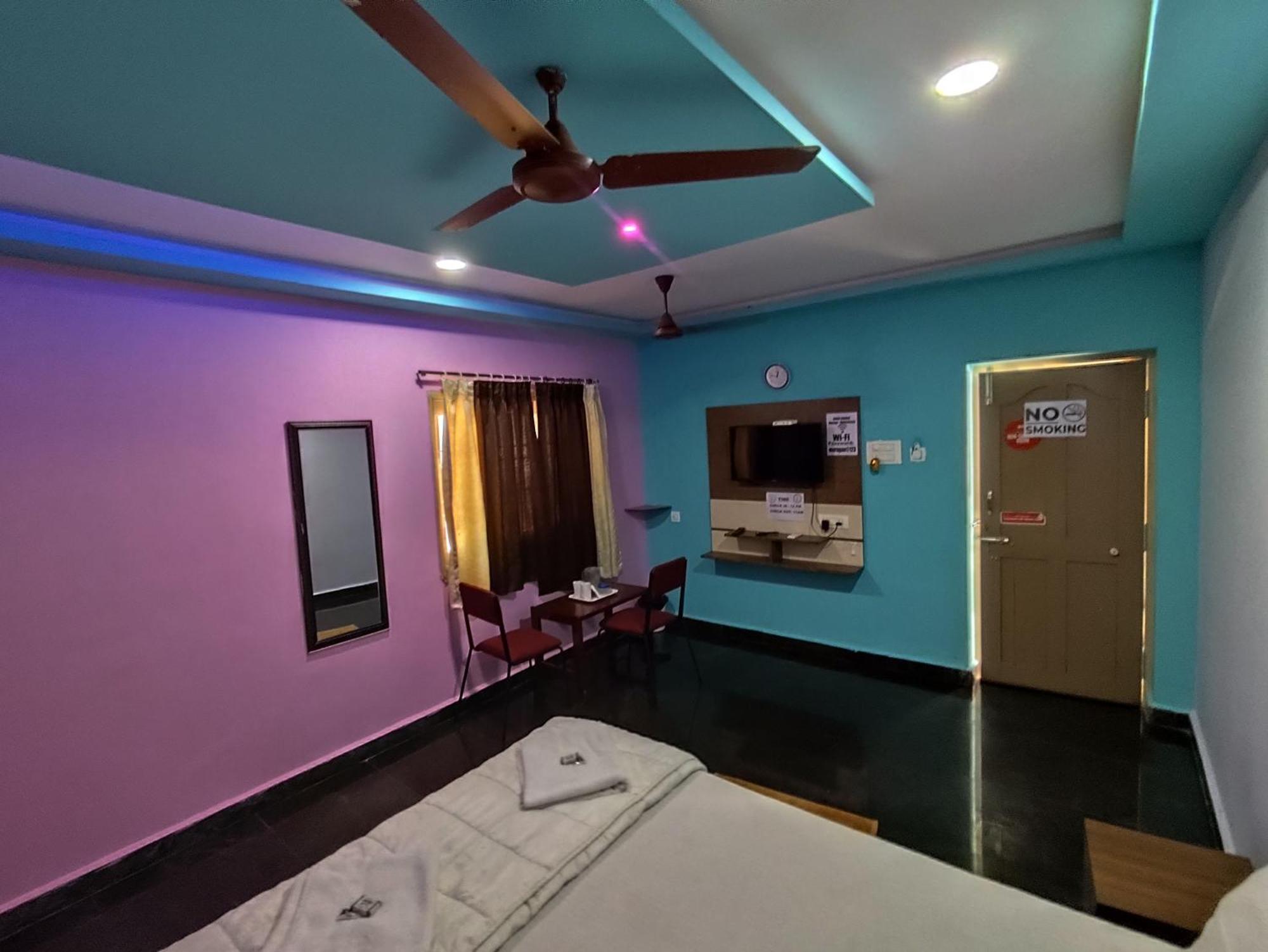 Sri Murugan Beach Paradise Hotel Mahabalipuram Ngoại thất bức ảnh