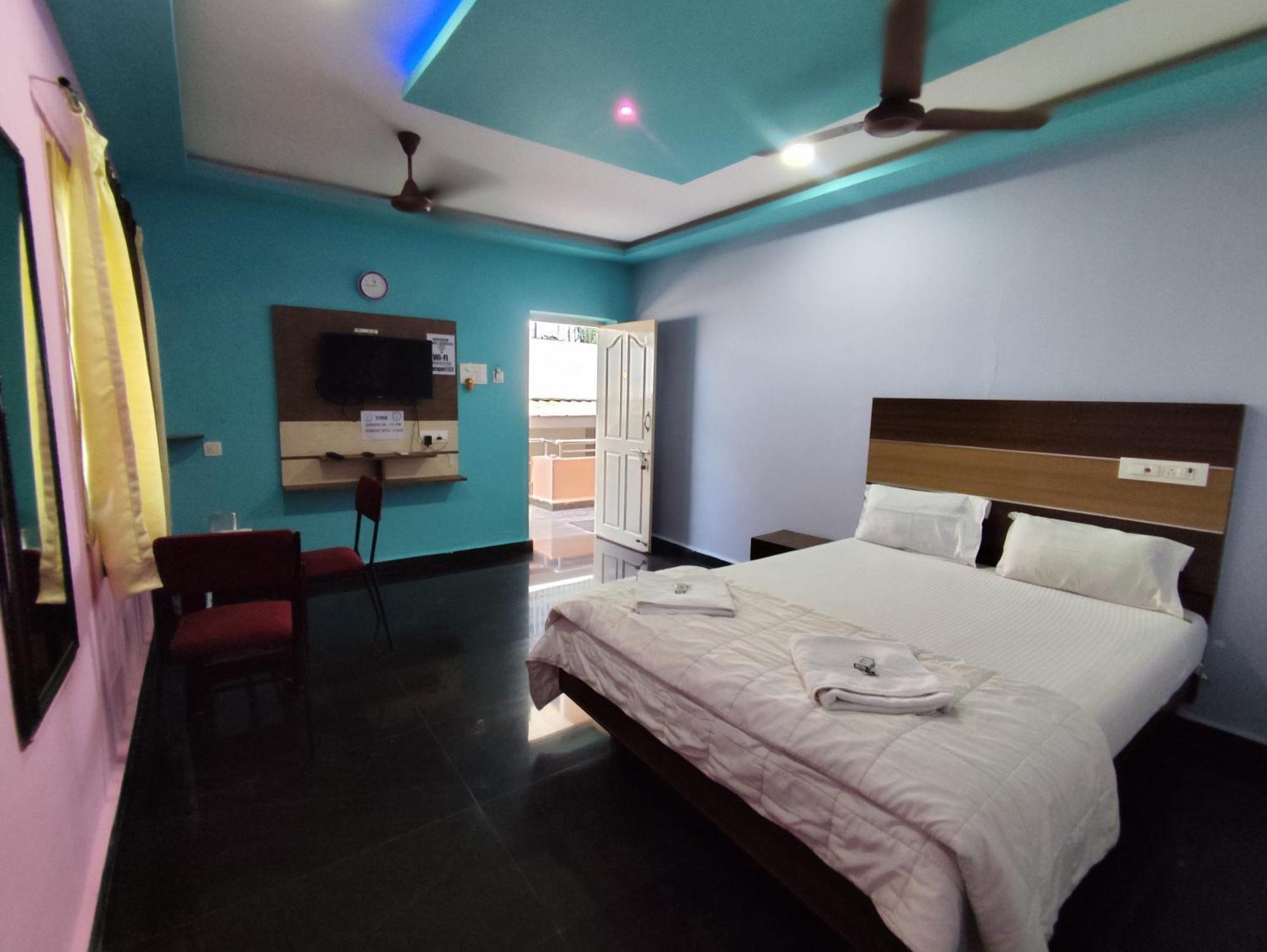 Sri Murugan Beach Paradise Hotel Mahabalipuram Ngoại thất bức ảnh