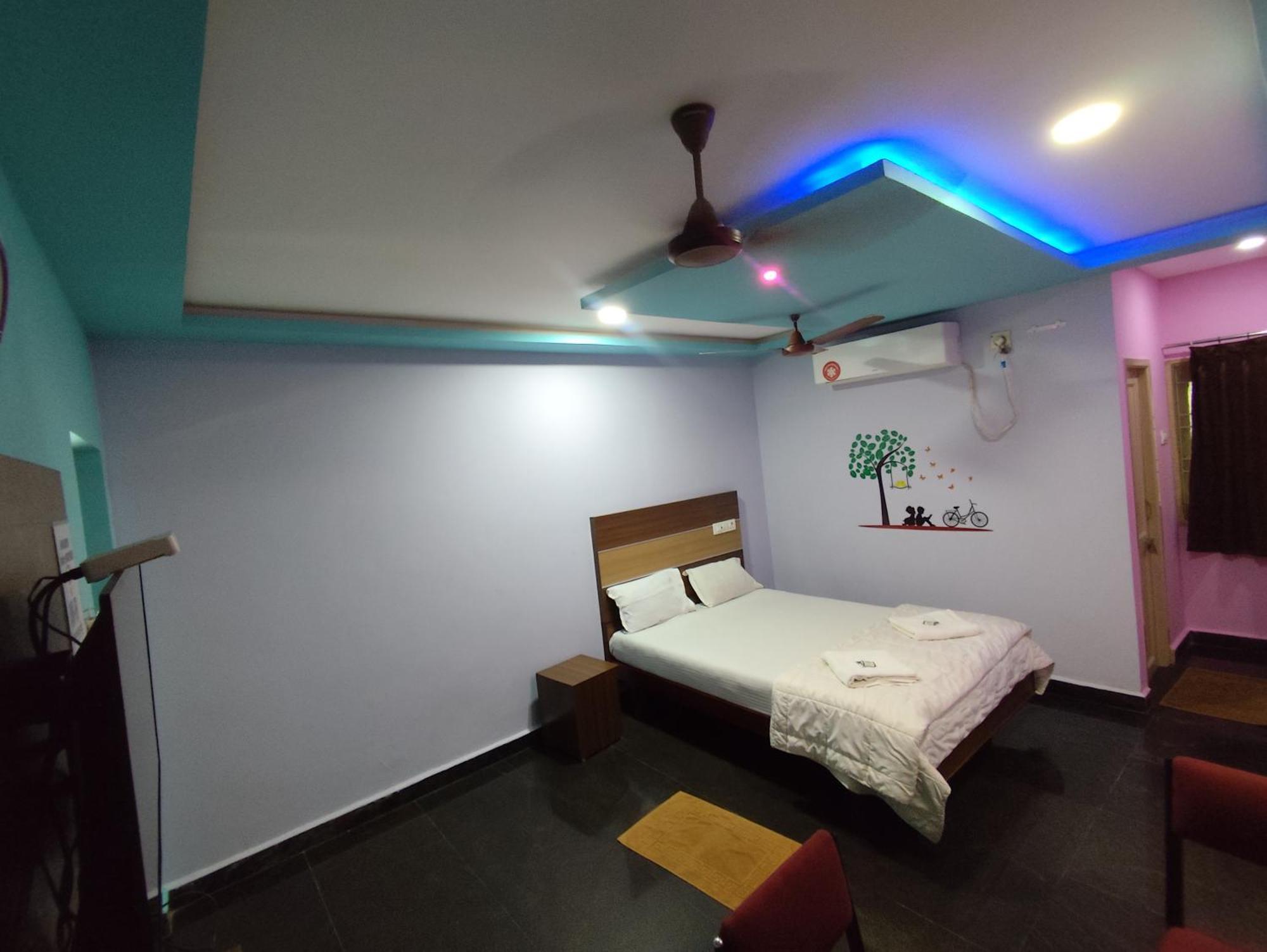 Sri Murugan Beach Paradise Hotel Mahabalipuram Ngoại thất bức ảnh