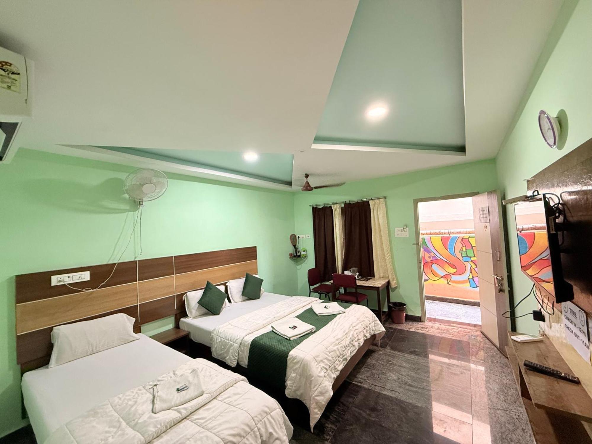 Sri Murugan Beach Paradise Hotel Mahabalipuram Ngoại thất bức ảnh
